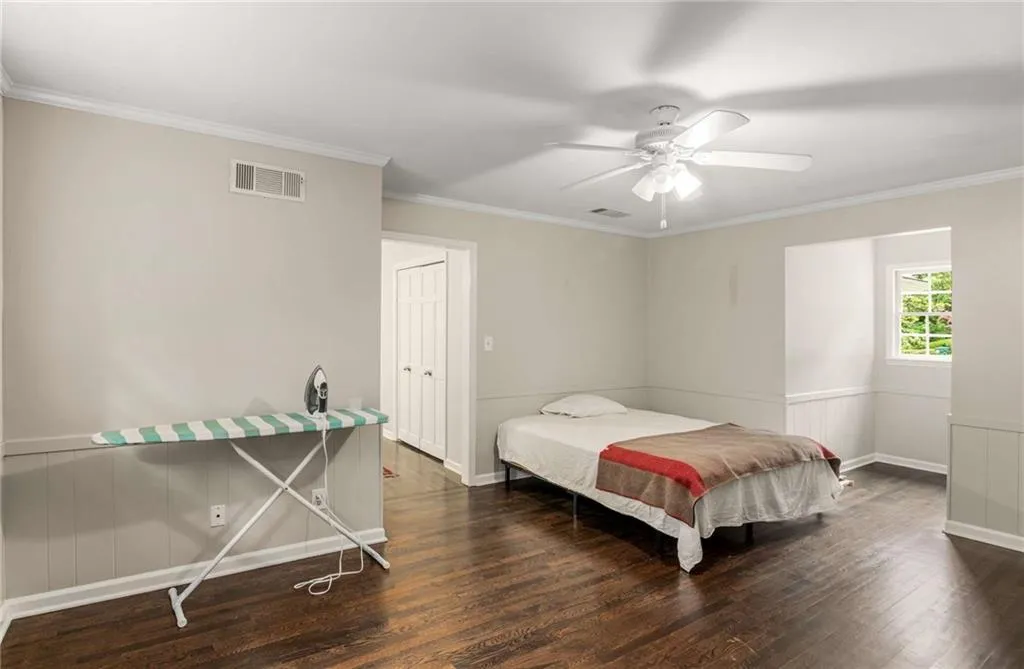 5300 New London, Sandy Springs, Georgia 30327, 5 Bedrooms Bedrooms, ,3 BathroomsBathrooms,Residential,Sold,5300 New London,7428514