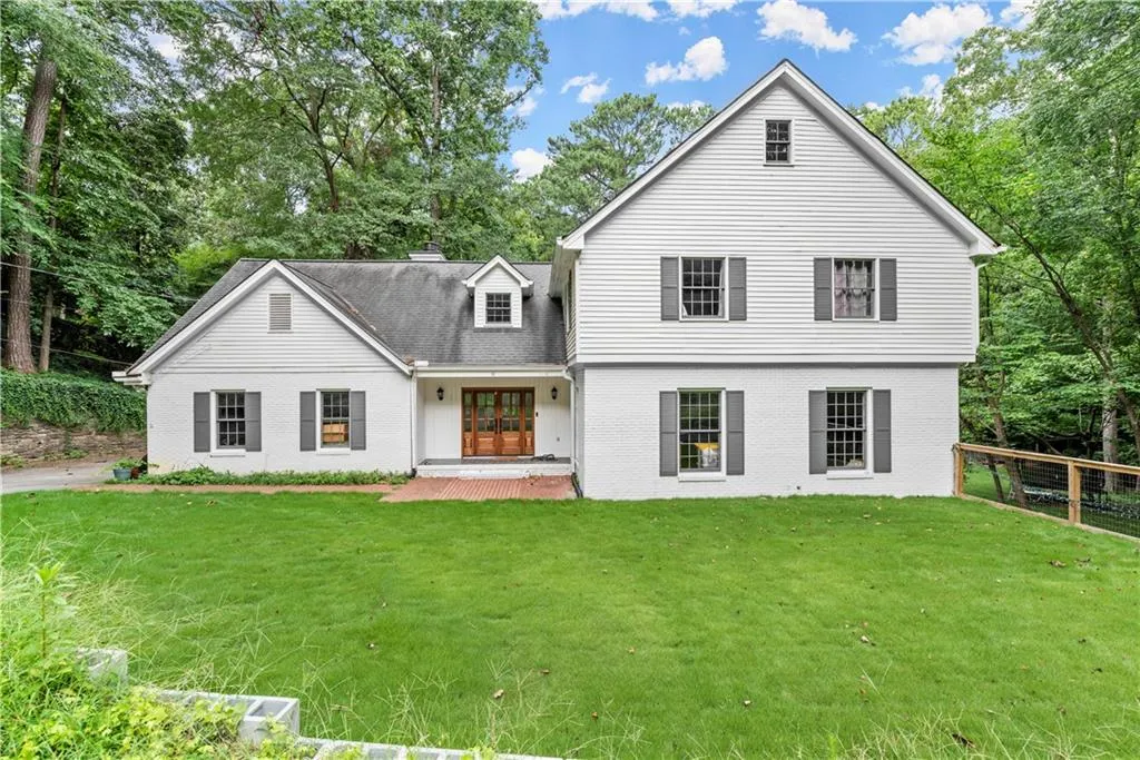 5300 New London, Sandy Springs, Georgia 30327, 5 Bedrooms Bedrooms, ,3 BathroomsBathrooms,Residential,Sold,5300 New London,7428514