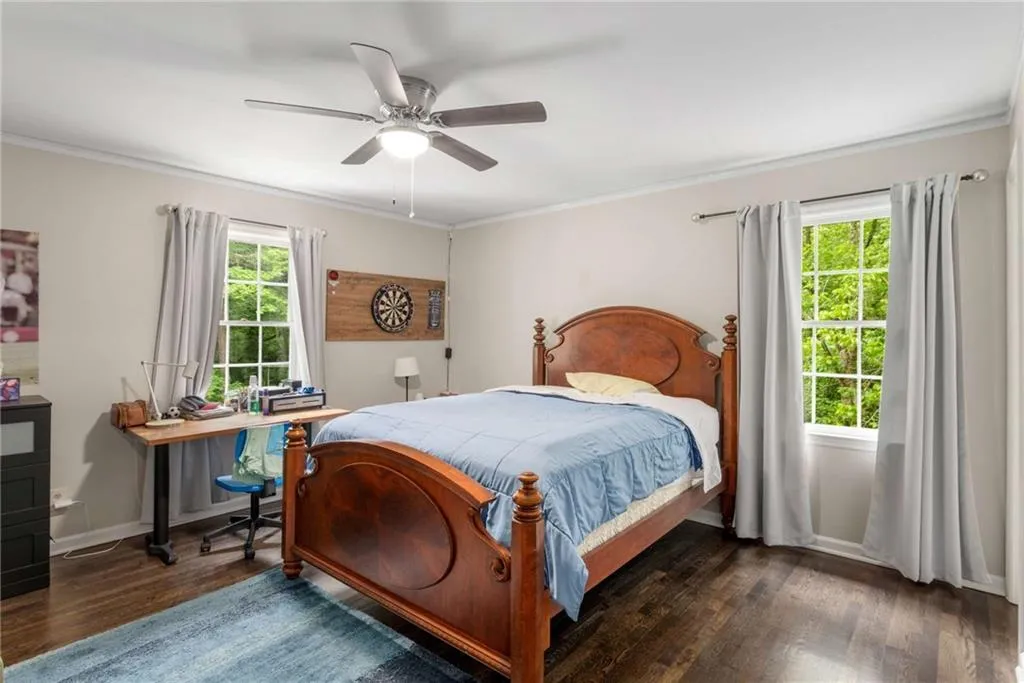 5300 New London, Sandy Springs, Georgia 30327, 5 Bedrooms Bedrooms, ,3 BathroomsBathrooms,Residential,Sold,5300 New London,7428514