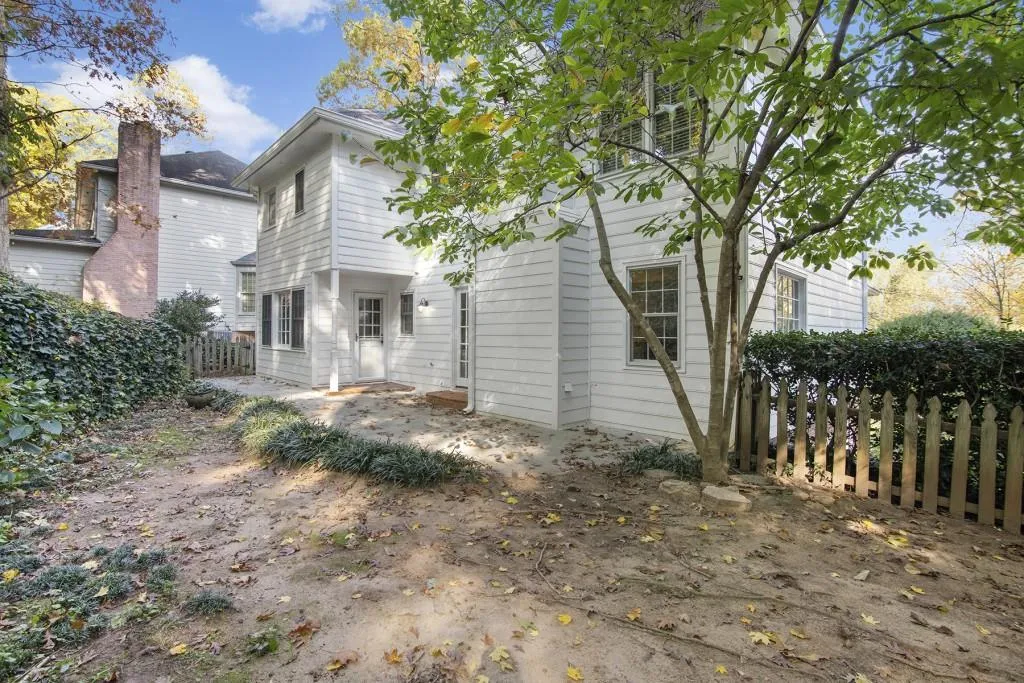 585 Calaveras Drive, Atlanta, Georgia 30350, 4 Bedrooms Bedrooms, ,2 BathroomsBathrooms,Residential,Sold,585 Calaveras Drive,6966395