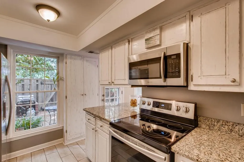 319 The Chace Ne, Atlanta, Georgia 30328, 2 Bedrooms Bedrooms, ,2 BathroomsBathrooms,Residential,Sold,319 The Chace Ne,6668716