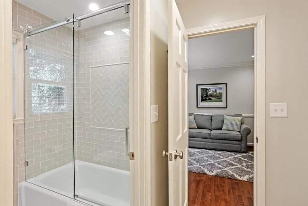 6190 Blackwater Trail, Sandy Springs, Georgia 30328, 5 Bedrooms Bedrooms, ,3 BathroomsBathrooms,Residential,Sold,6190 Blackwater Trail,7008313