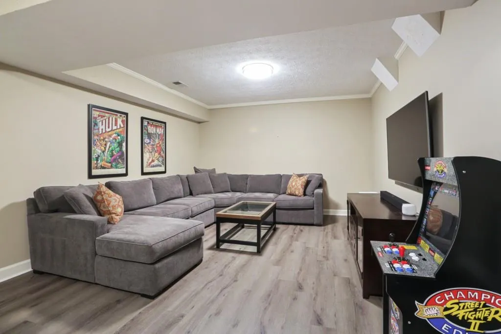 6190 Blackwater Trail, Sandy Springs, Georgia 30328, 5 Bedrooms Bedrooms, ,3 BathroomsBathrooms,Residential,Sold,6190 Blackwater Trail,7008313