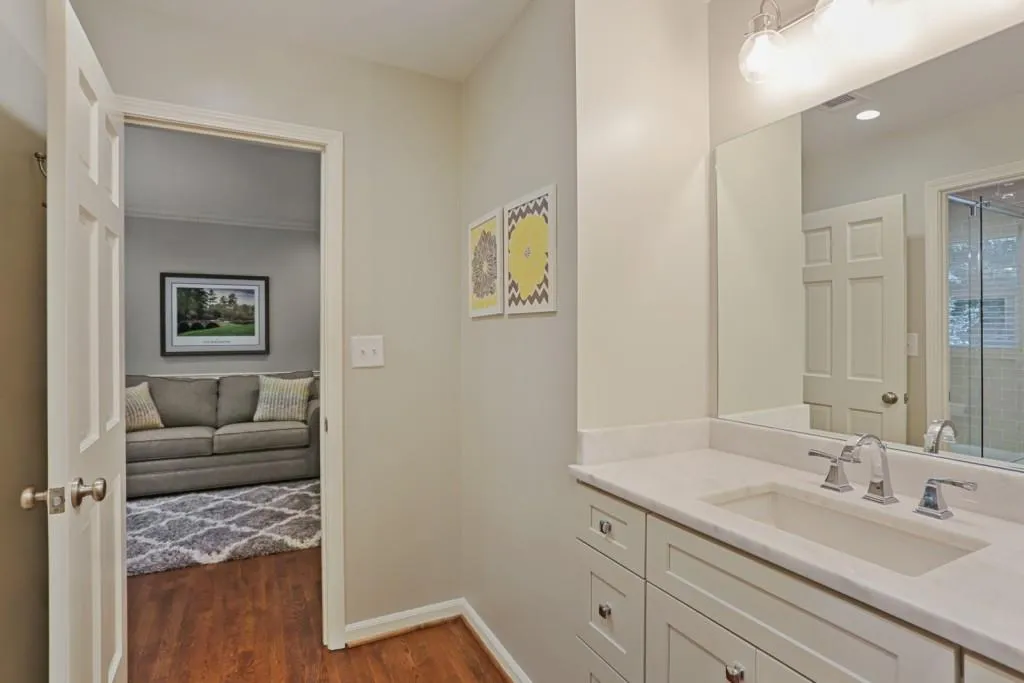 6190 Blackwater Trail, Sandy Springs, Georgia 30328, 5 Bedrooms Bedrooms, ,3 BathroomsBathrooms,Residential,Sold,6190 Blackwater Trail,7008313