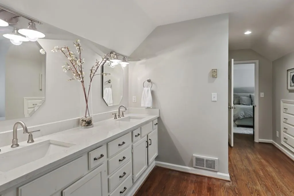 6190 Blackwater Trail, Sandy Springs, Georgia 30328, 5 Bedrooms Bedrooms, ,3 BathroomsBathrooms,Residential,Sold,6190 Blackwater Trail,7008313