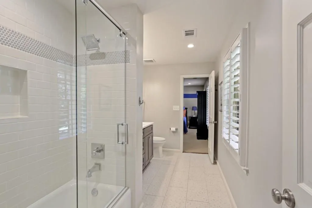 6190 Blackwater Trail, Sandy Springs, Georgia 30328, 5 Bedrooms Bedrooms, ,3 BathroomsBathrooms,Residential,Sold,6190 Blackwater Trail,7008313