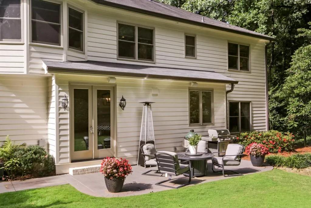 6190 Blackwater Trail, Sandy Springs, Georgia 30328, 5 Bedrooms Bedrooms, ,3 BathroomsBathrooms,Residential,Sold,6190 Blackwater Trail,7008313