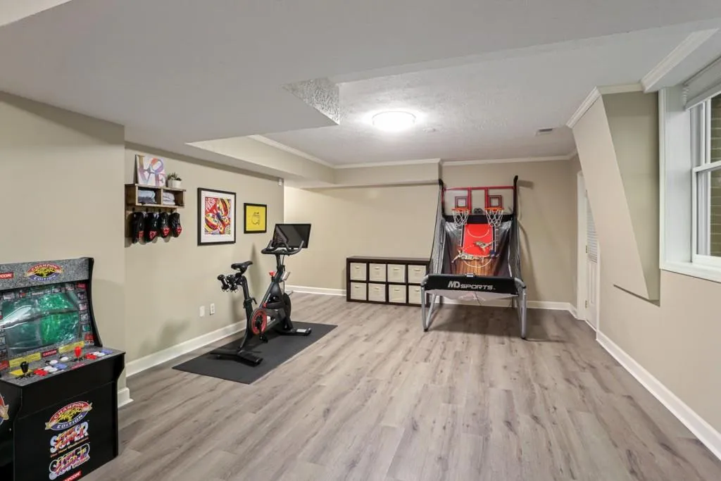 6190 Blackwater Trail, Sandy Springs, Georgia 30328, 5 Bedrooms Bedrooms, ,3 BathroomsBathrooms,Residential,Sold,6190 Blackwater Trail,7008313