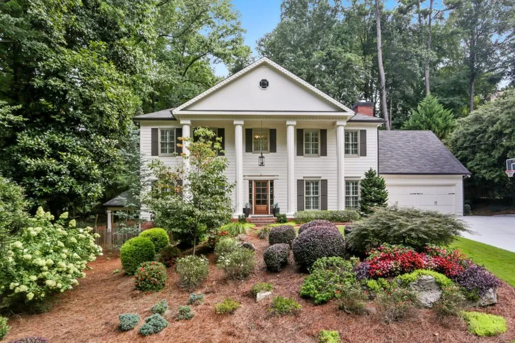 6190 Blackwater Trail, Sandy Springs, Georgia 30328, 5 Bedrooms Bedrooms, ,3 BathroomsBathrooms,Residential,Sold,6190 Blackwater Trail,7008313