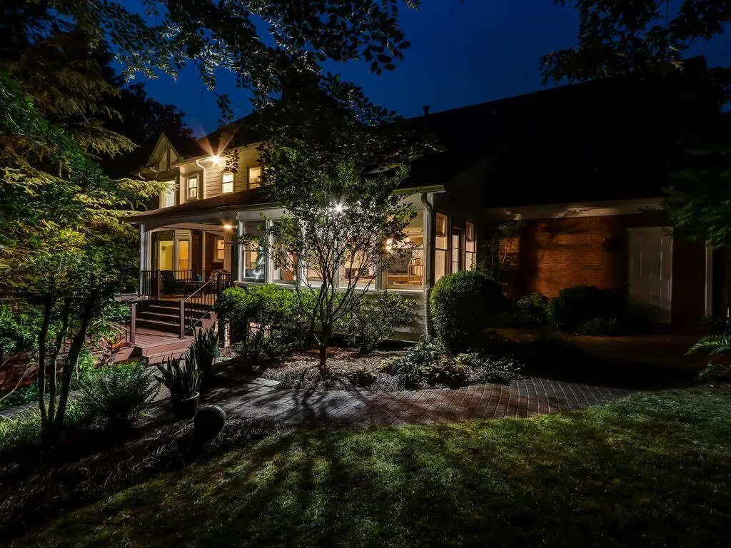 1705 Redbourne Drive, Atlanta, Georgia 30350, 5 Bedrooms Bedrooms, ,5 BathroomsBathrooms,Residential,Sold,1705 Redbourne Drive,7235240