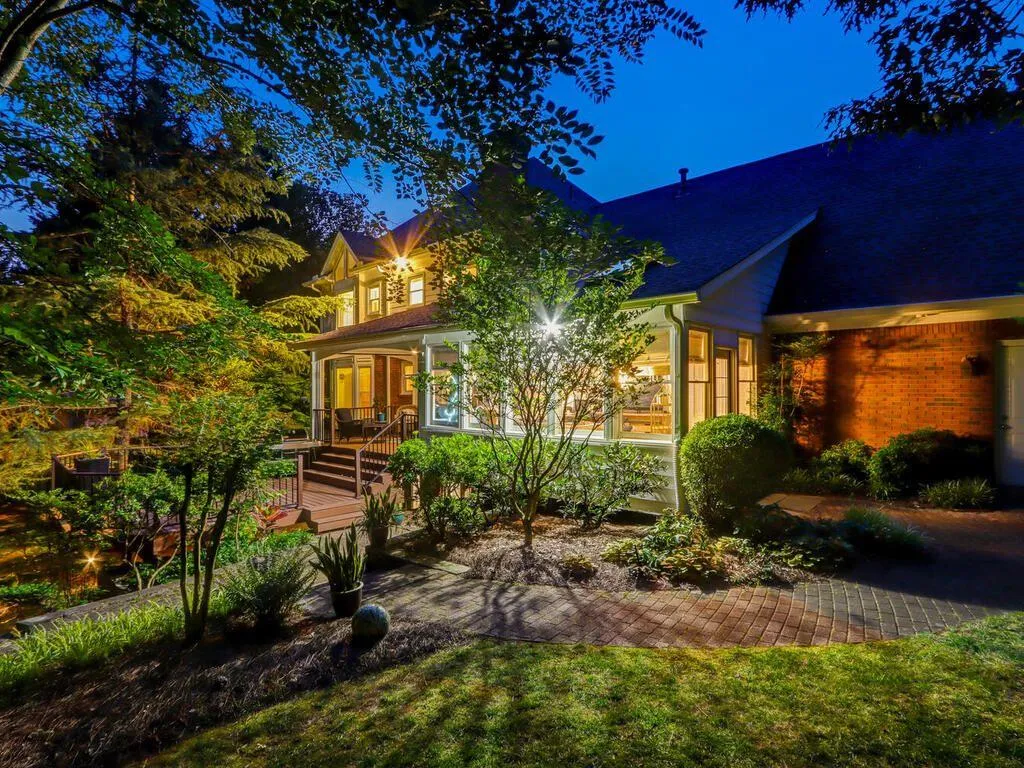 1705 Redbourne Drive, Atlanta, Georgia 30350, 5 Bedrooms Bedrooms, ,5 BathroomsBathrooms,Residential,Sold,1705 Redbourne Drive,7235240