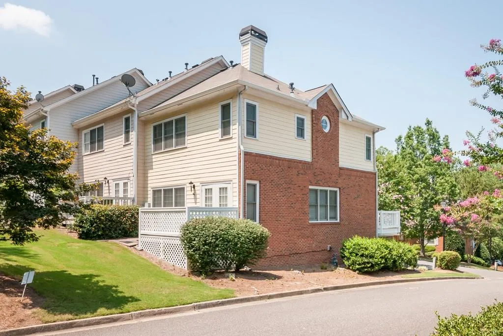 8635 Hope Mews Court, Sandy Springs, Georgia 30350, 2 Bedrooms Bedrooms, ,3 BathroomsBathrooms,Residential,Sold,8635 Hope Mews Court,5724872