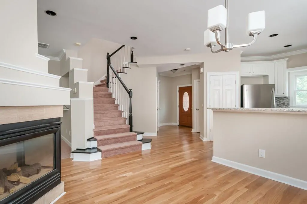 8635 Hope Mews Court, Sandy Springs, Georgia 30350, 2 Bedrooms Bedrooms, ,3 BathroomsBathrooms,Residential,Sold,8635 Hope Mews Court,5724872