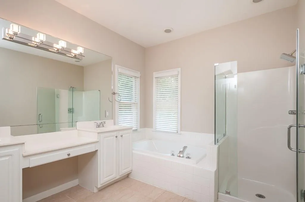 8635 Hope Mews Court, Sandy Springs, Georgia 30350, 2 Bedrooms Bedrooms, ,3 BathroomsBathrooms,Residential,Sold,8635 Hope Mews Court,5724872