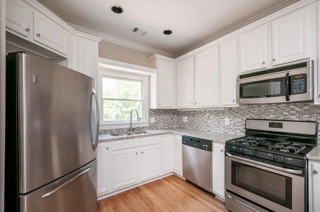 8635 Hope Mews Court, Sandy Springs, Georgia 30350, 2 Bedrooms Bedrooms, ,3 BathroomsBathrooms,Residential,Sold,8635 Hope Mews Court,5724872