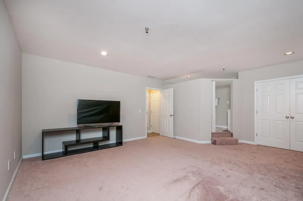 8635 Hope Mews Court, Sandy Springs, Georgia 30350, 2 Bedrooms Bedrooms, ,3 BathroomsBathrooms,Residential,Sold,8635 Hope Mews Court,5724872