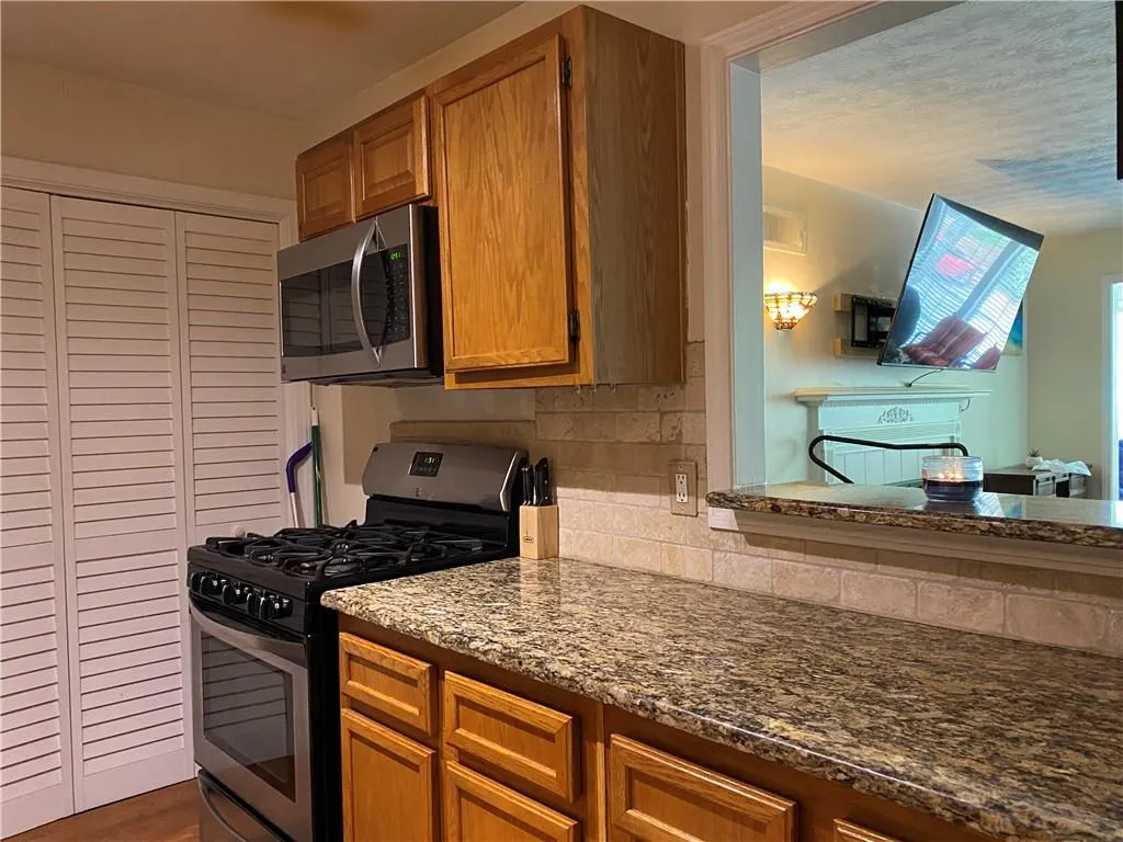 1305 Gettysburg Place, Sandy Springs, Georgia 30350, 2 Bedrooms Bedrooms, ,2 BathroomsBathrooms,Residential,Sold,1305 Gettysburg Place,7210000