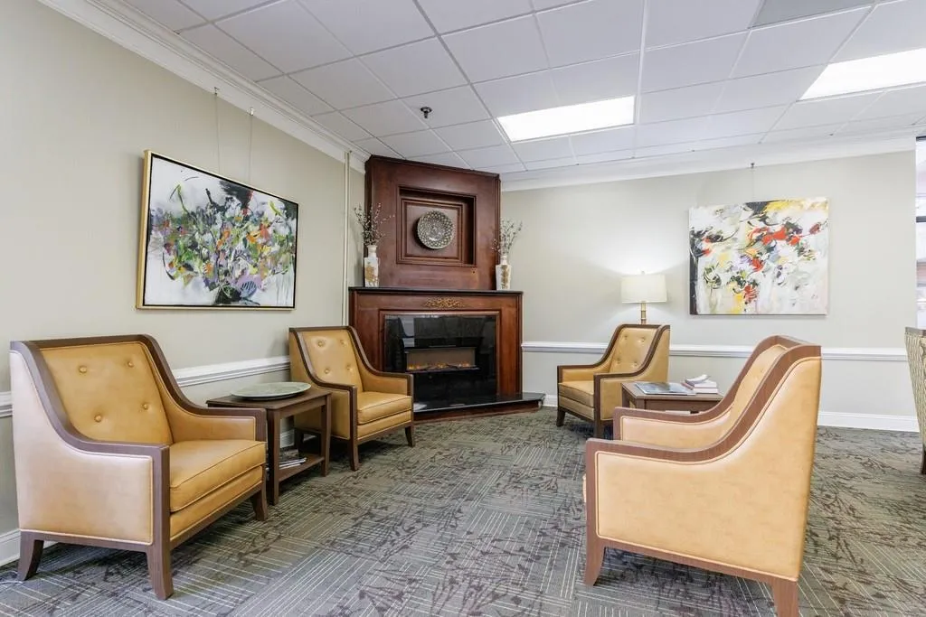 300 Johnson Ferry Road Ne Unit B113, Atlanta, Georgia 30328, 2 Bedrooms Bedrooms, ,2 BathroomsBathrooms,Residential,For Sale,300 Johnson Ferry Road Ne Unit B113,7699405