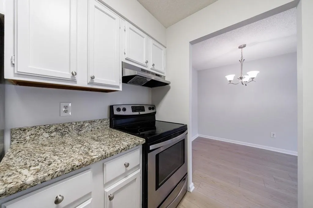 300 Johnson Ferry Road Ne Unit B113, Atlanta, Georgia 30328, 2 Bedrooms Bedrooms, ,2 BathroomsBathrooms,Residential,For Sale,300 Johnson Ferry Road Ne Unit B113,7699405