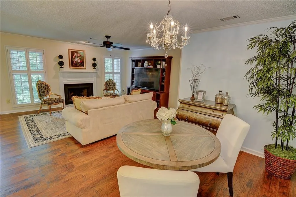 111 Bainbridge Drive, Atlanta, Georgia 30327, 2 Bedrooms Bedrooms, ,2 BathroomsBathrooms,Residential,Sold,111 Bainbridge Drive,5854729