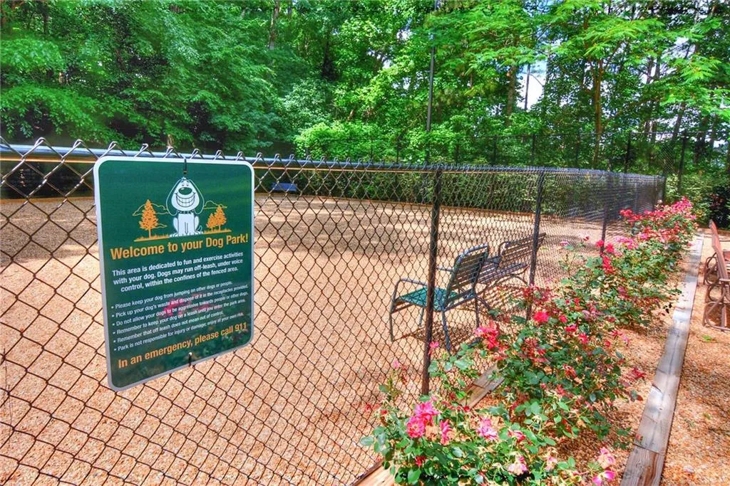 111 Bainbridge Drive, Atlanta, Georgia 30327, 2 Bedrooms Bedrooms, ,2 BathroomsBathrooms,Residential,Sold,111 Bainbridge Drive,5854729
