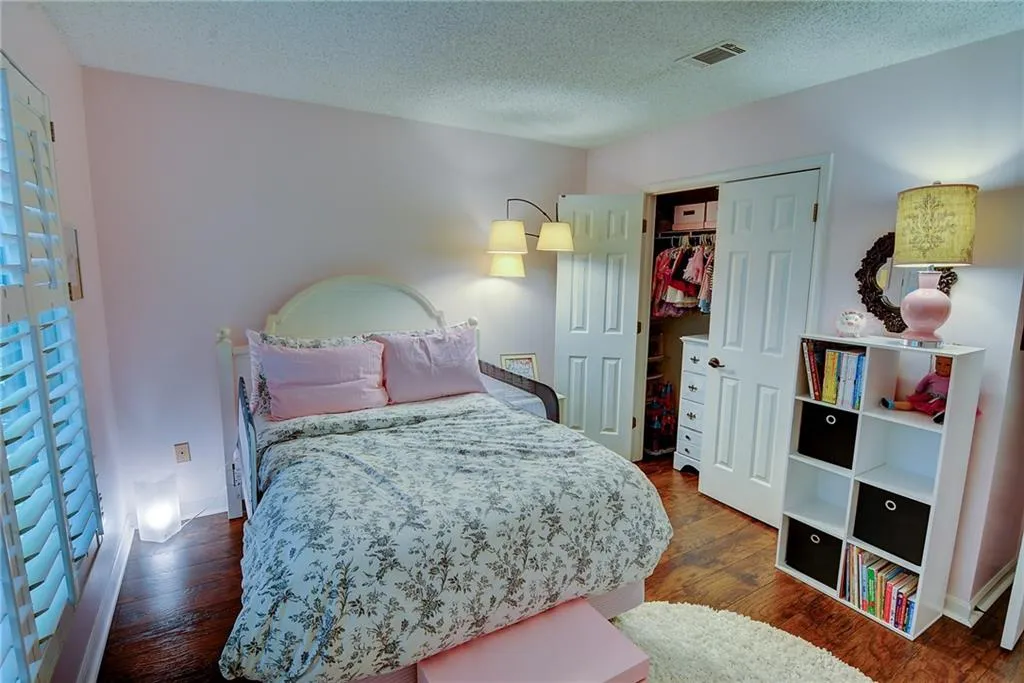 111 Bainbridge Drive, Atlanta, Georgia 30327, 2 Bedrooms Bedrooms, ,2 BathroomsBathrooms,Residential,Sold,111 Bainbridge Drive,5854729