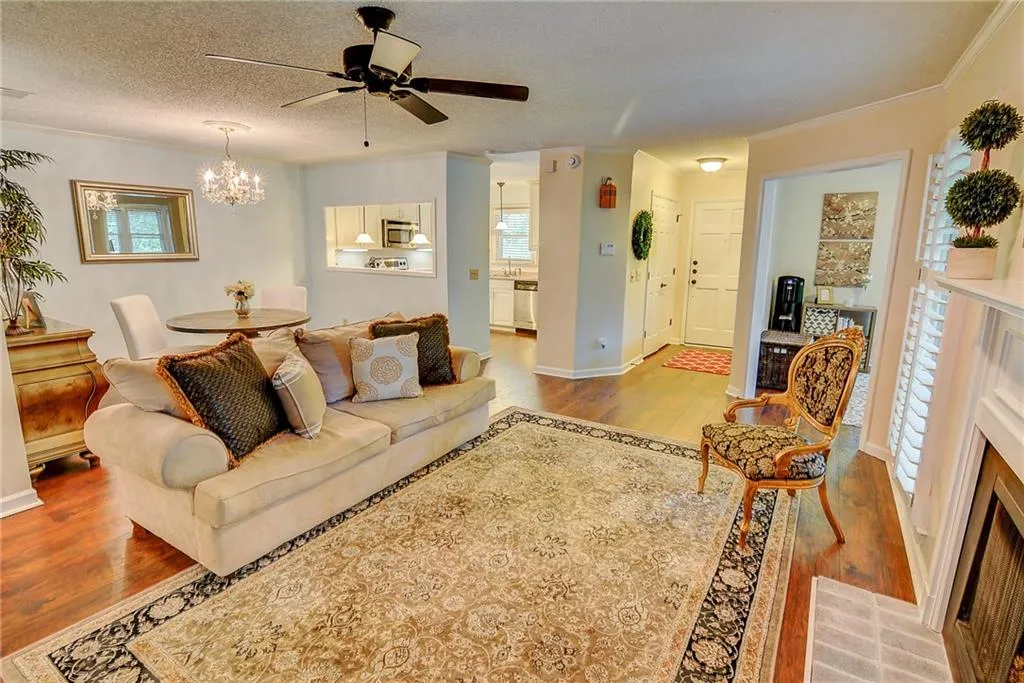 111 Bainbridge Drive, Atlanta, Georgia 30327, 2 Bedrooms Bedrooms, ,2 BathroomsBathrooms,Residential,Sold,111 Bainbridge Drive,5854729