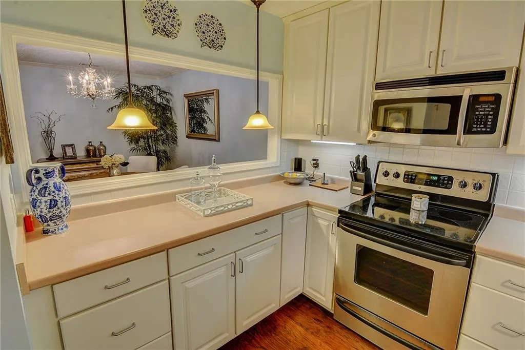111 Bainbridge Drive, Atlanta, Georgia 30327, 2 Bedrooms Bedrooms, ,2 BathroomsBathrooms,Residential,Sold,111 Bainbridge Drive,5854729