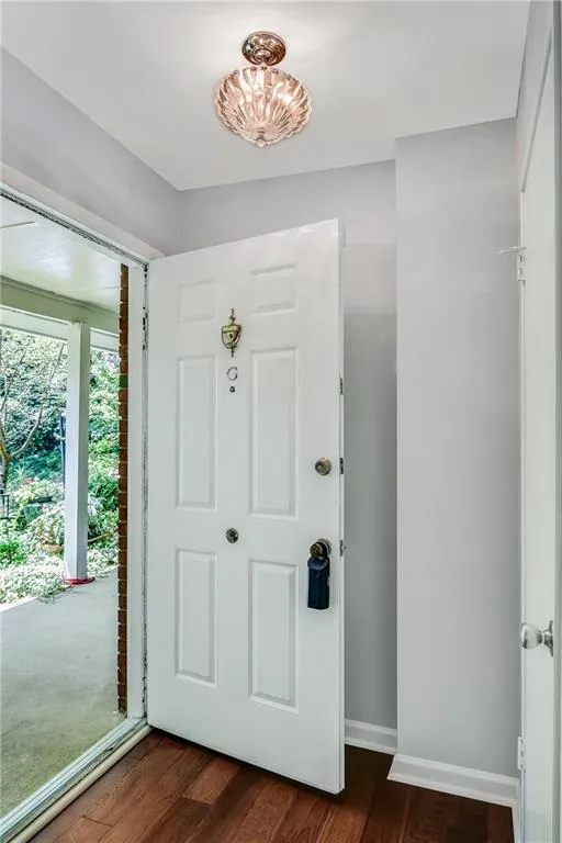 6806 Glenridge Drive Unit G, Sandy Springs, Georgia 30328, 2 Bedrooms Bedrooms, ,2 BathroomsBathrooms,Residential,Sold,6806 Glenridge Drive Unit G,6603804