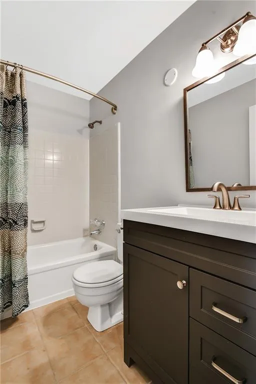 6806 Glenridge Drive Unit G, Sandy Springs, Georgia 30328, 2 Bedrooms Bedrooms, ,2 BathroomsBathrooms,Residential,Sold,6806 Glenridge Drive Unit G,6603804