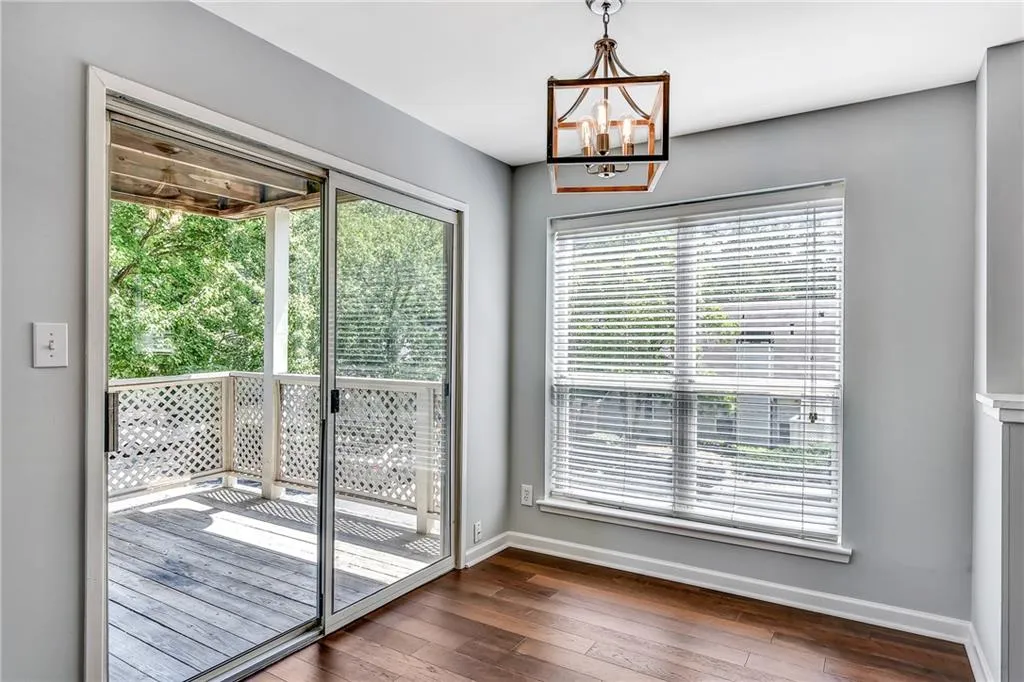 6806 Glenridge Drive Unit G, Sandy Springs, Georgia 30328, 2 Bedrooms Bedrooms, ,2 BathroomsBathrooms,Residential,Sold,6806 Glenridge Drive Unit G,6603804