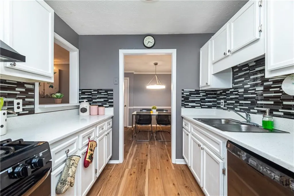 1003 Gettysburg Place Unit 1003, Sandy Springs, Georgia 30350, 2 Bedrooms Bedrooms, ,2 BathroomsBathrooms,Residential,Sold,1003 Gettysburg Place Unit 1003,6750979 1003 Gettysburg Place Unit 1003, Sandy Springs, Georgia 30350, 2 Bedrooms Bedrooms, ,2 BathroomsBathrooms,Residential,Sold,1003 Gettysburg Place Unit 1003,6750979