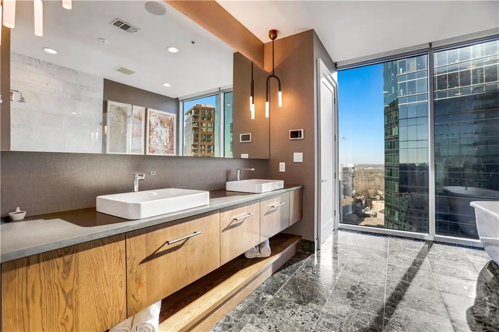 1065 Peachtree Street Ne Unit 3102, Atlanta, Georgia 30309, 3 Bedrooms Bedrooms, ,3 BathroomsBathrooms,Residential,For Sale,1065 Peachtree Street Ne Unit 3102,7512625