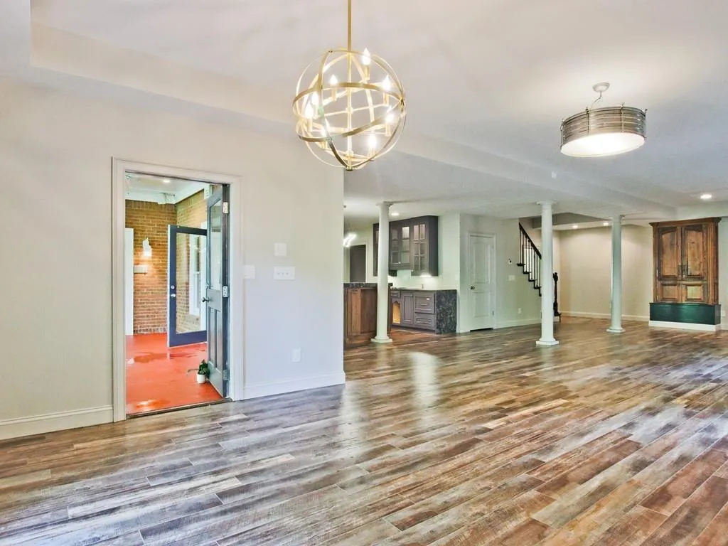 8420 Valemont Drive, Sandy Springs, Georgia 30350, 5 Bedrooms Bedrooms, ,4 BathroomsBathrooms,Residential,Sold,8420 Valemont Drive,6775207