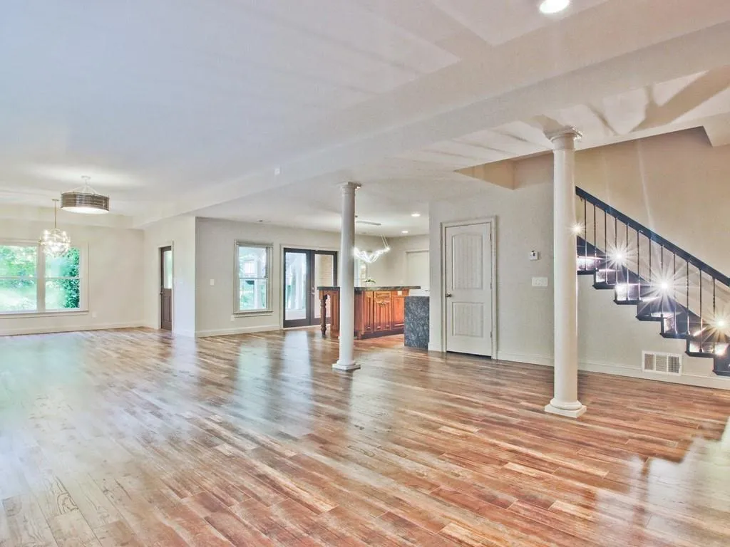 8420 Valemont Drive, Sandy Springs, Georgia 30350, 5 Bedrooms Bedrooms, ,4 BathroomsBathrooms,Residential,Sold,8420 Valemont Drive,6775207