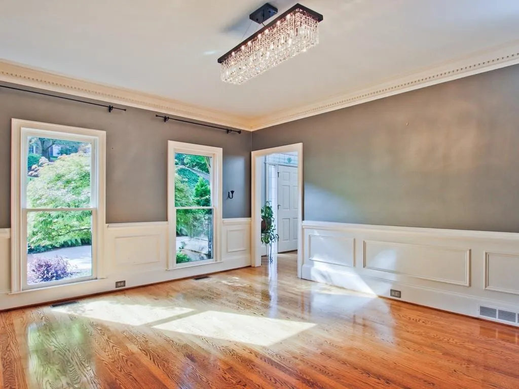 8420 Valemont Drive, Sandy Springs, Georgia 30350, 5 Bedrooms Bedrooms, ,4 BathroomsBathrooms,Residential,Sold,8420 Valemont Drive,6775207