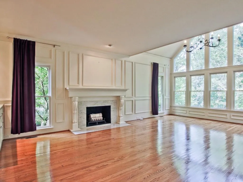 8420 Valemont Drive, Sandy Springs, Georgia 30350, 5 Bedrooms Bedrooms, ,4 BathroomsBathrooms,Residential,Sold,8420 Valemont Drive,6775207