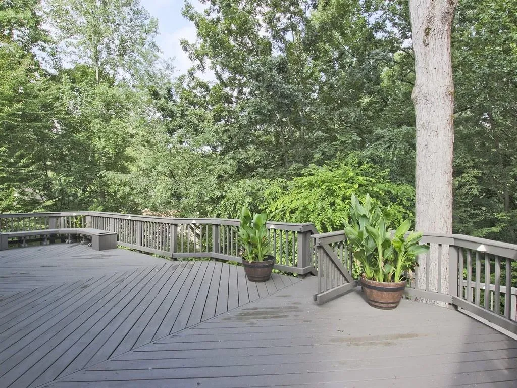 8420 Valemont Drive, Sandy Springs, Georgia 30350, 5 Bedrooms Bedrooms, ,4 BathroomsBathrooms,Residential,Sold,8420 Valemont Drive,6775207