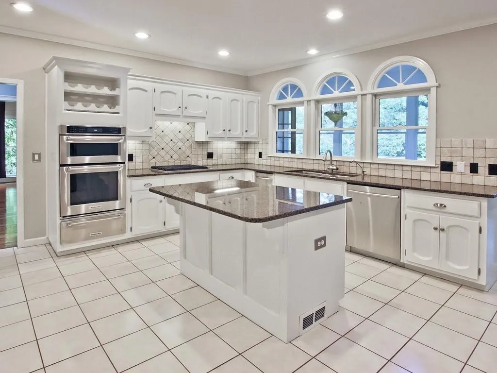 8420 Valemont Drive, Sandy Springs, Georgia 30350, 5 Bedrooms Bedrooms, ,4 BathroomsBathrooms,Residential,Sold,8420 Valemont Drive,6775207