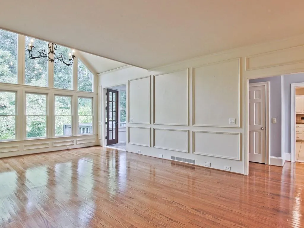 8420 Valemont Drive, Sandy Springs, Georgia 30350, 5 Bedrooms Bedrooms, ,4 BathroomsBathrooms,Residential,Sold,8420 Valemont Drive,6775207