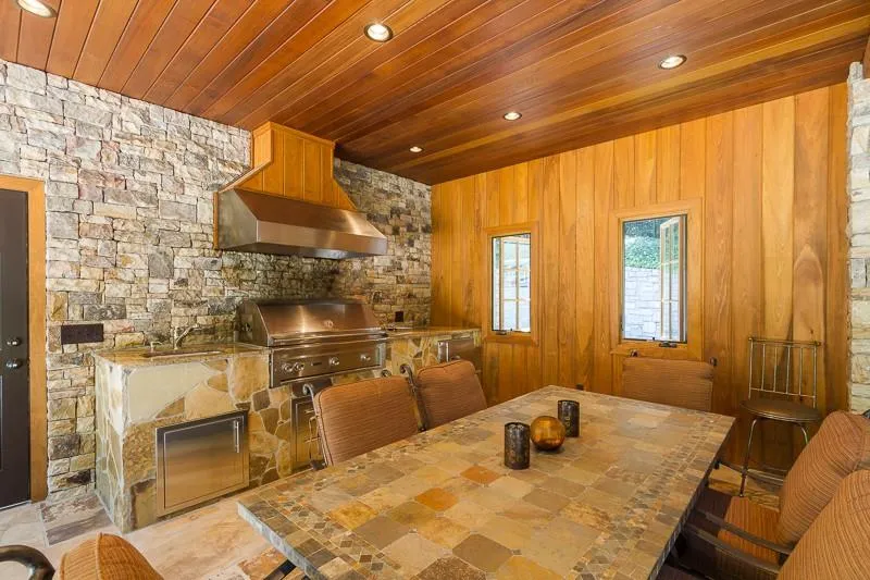 3668 Castlegate Drive Nw, Atlanta, Georgia 30327, 5 Bedrooms Bedrooms, ,5 BathroomsBathrooms,Residential,Sold,3668 Castlegate Drive Nw,5705394