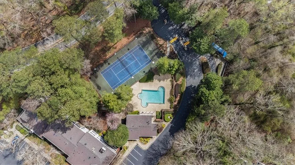Bird's eye view of amenities