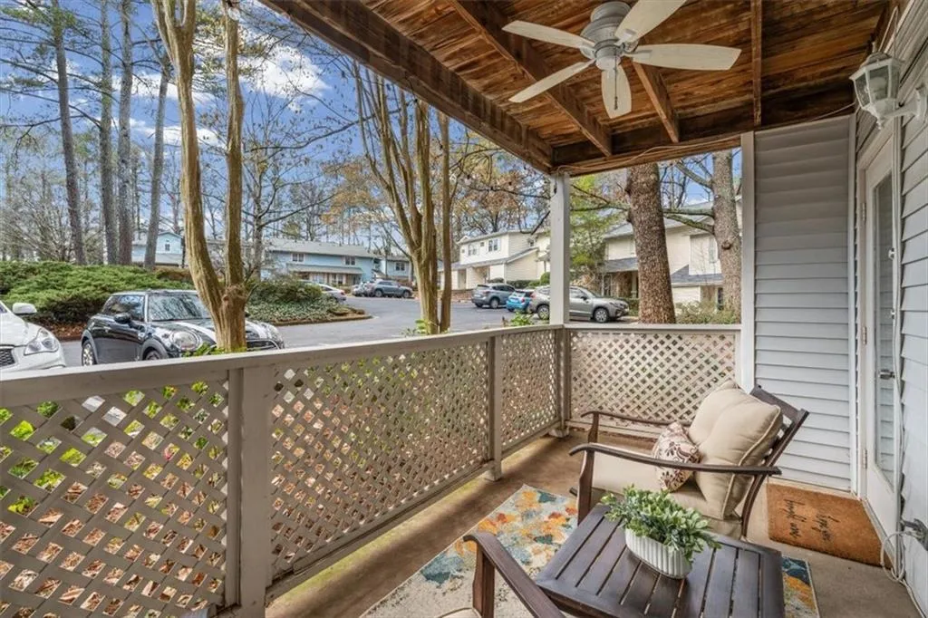 Covered Porch featuring a ceiling fan