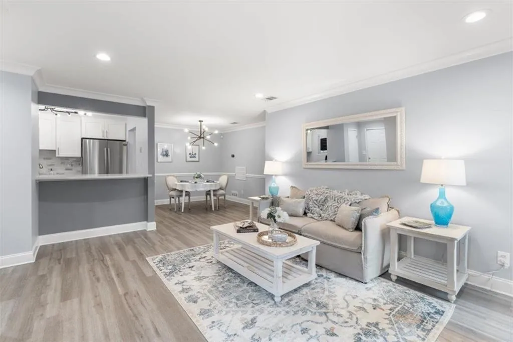 6820 Glenridge Drive Unit#c, Atlanta, Georgia 30328, 2 Bedrooms Bedrooms, ,1 BathroomBathrooms,Residential,For Sale,6820 Glenridge Drive Unit#c,7732673