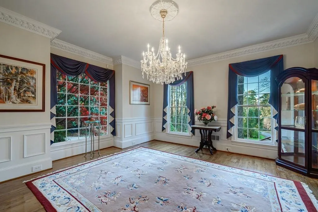 40 Quarry Lake Court, Sandy Springs, Georgia 30342, 4 Bedrooms Bedrooms, ,4 BathroomsBathrooms,Residential,Sold,40 Quarry Lake Court,6974704