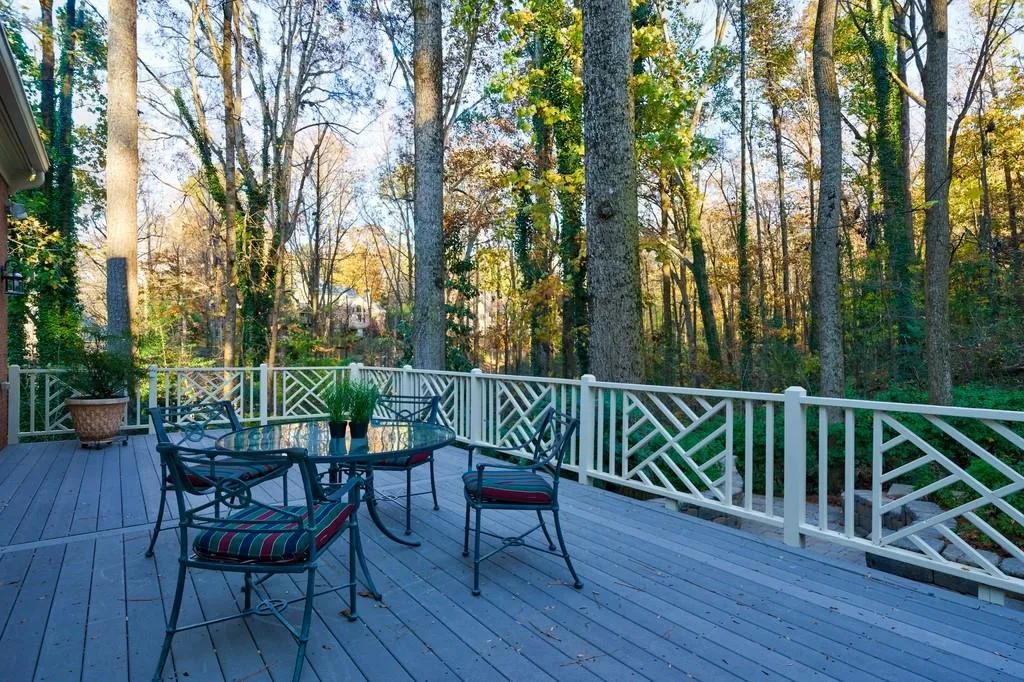 40 Quarry Lake Court, Sandy Springs, Georgia 30342, 4 Bedrooms Bedrooms, ,4 BathroomsBathrooms,Residential,Sold,40 Quarry Lake Court,6974704