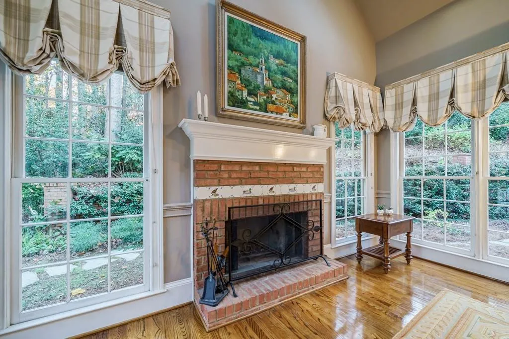 40 Quarry Lake Court, Sandy Springs, Georgia 30342, 4 Bedrooms Bedrooms, ,4 BathroomsBathrooms,Residential,Sold,40 Quarry Lake Court,6974704