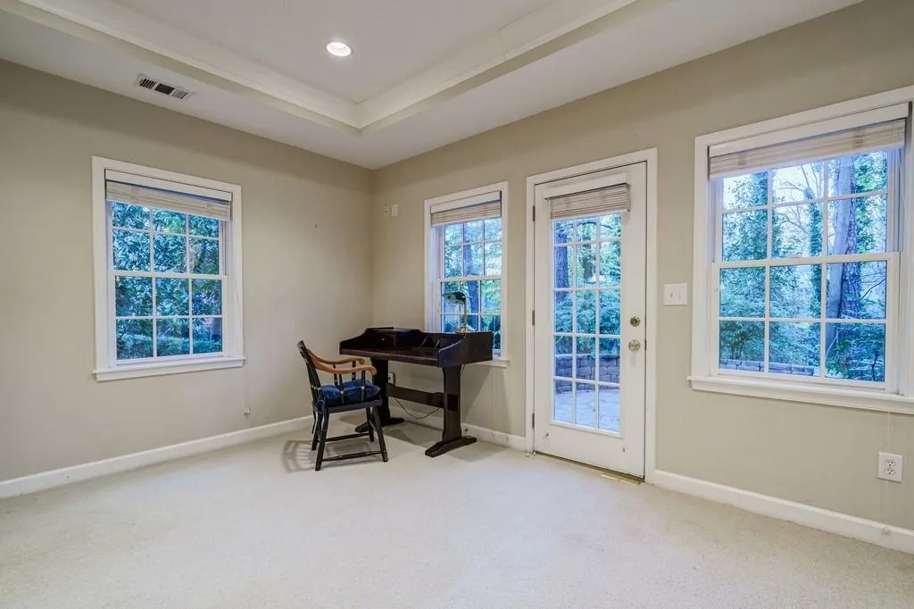 40 Quarry Lake Court, Sandy Springs, Georgia 30342, 4 Bedrooms Bedrooms, ,4 BathroomsBathrooms,Residential,Sold,40 Quarry Lake Court,6974704