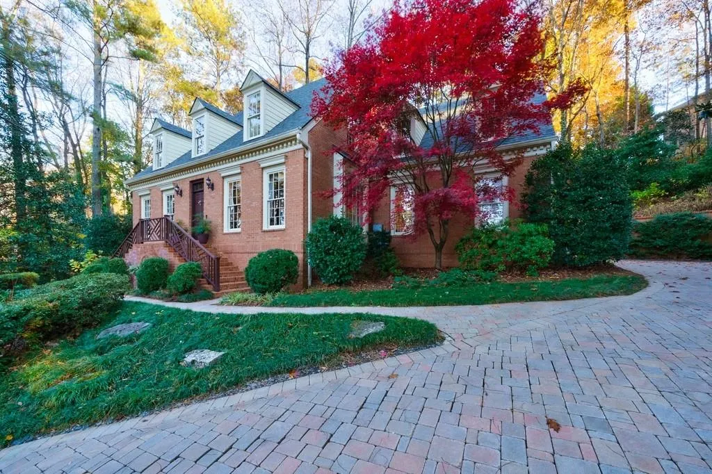40 Quarry Lake Court, Sandy Springs, Georgia 30342, 4 Bedrooms Bedrooms, ,4 BathroomsBathrooms,Residential,Sold,40 Quarry Lake Court,6974704