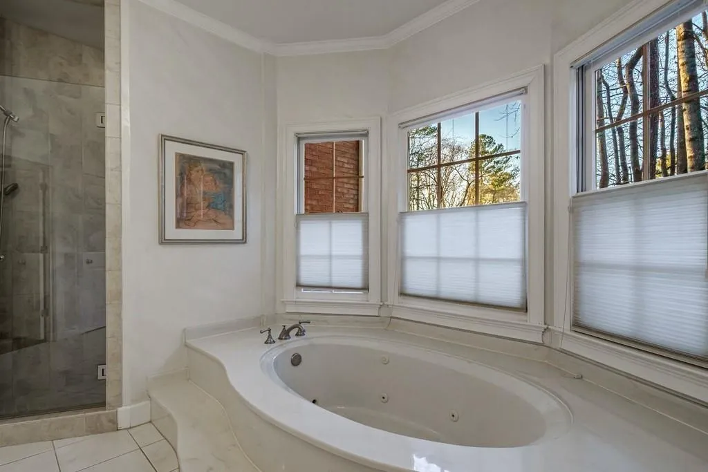 40 Quarry Lake Court, Sandy Springs, Georgia 30342, 4 Bedrooms Bedrooms, ,4 BathroomsBathrooms,Residential,Sold,40 Quarry Lake Court,6974704